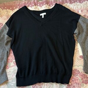 Leith Black and Gray V-Neck Sweater